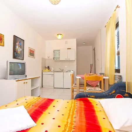 Apartment Fuer 2 Personen Ca 24 Qm In Pula-fondole, Istrien Istrische Riviera